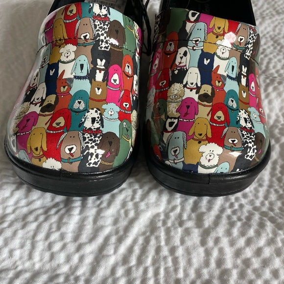 EASY STREETslip resistant/non marking sole!CUTE4 all,helpful when on ur ft a lot - Picture 5 of 10